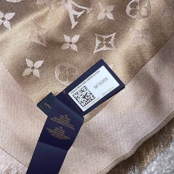 Louis Vuitton Scarf - Picture 4 of 8